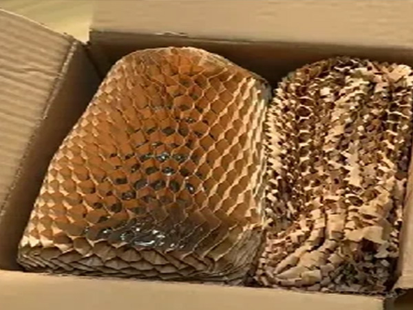 M&aacute;quina de cojines de papel P100pro | Promoviendo el embalaje ecol&oacute;gico